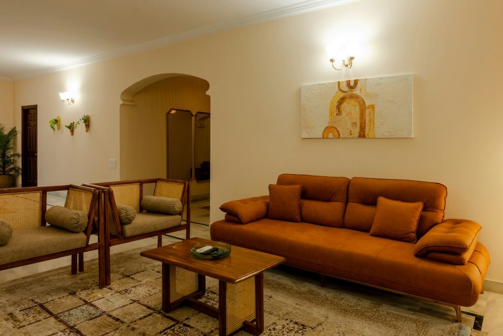 Oblazinjeno pohištvo