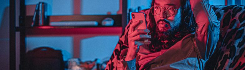 Kako pratiti vijesti bez stresa i informacijskog preopterećenja